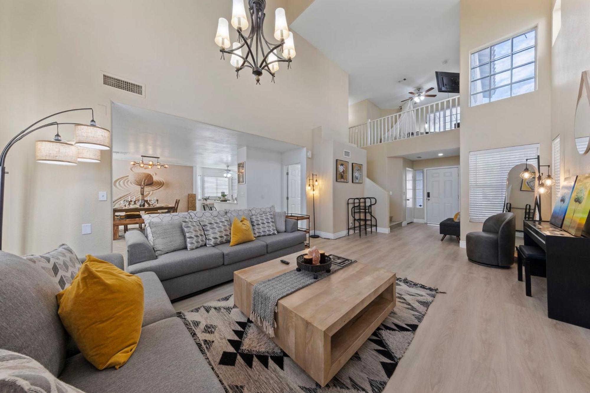 Zen - A Away From And In Heart Of Vegas Ferienhaus